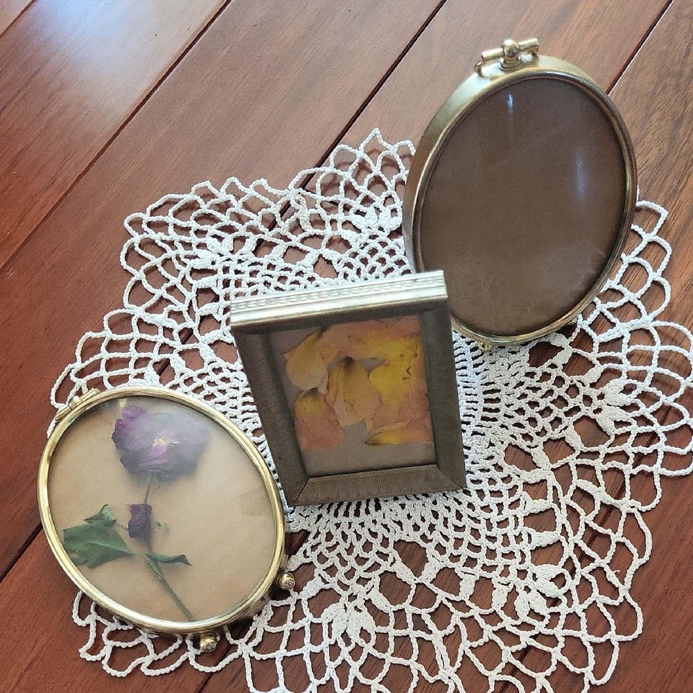 Vintage Brass Mini Picture Frames Oval and Rectangle 3 to 4 Inch Set of 3 - Picture 6 of 9